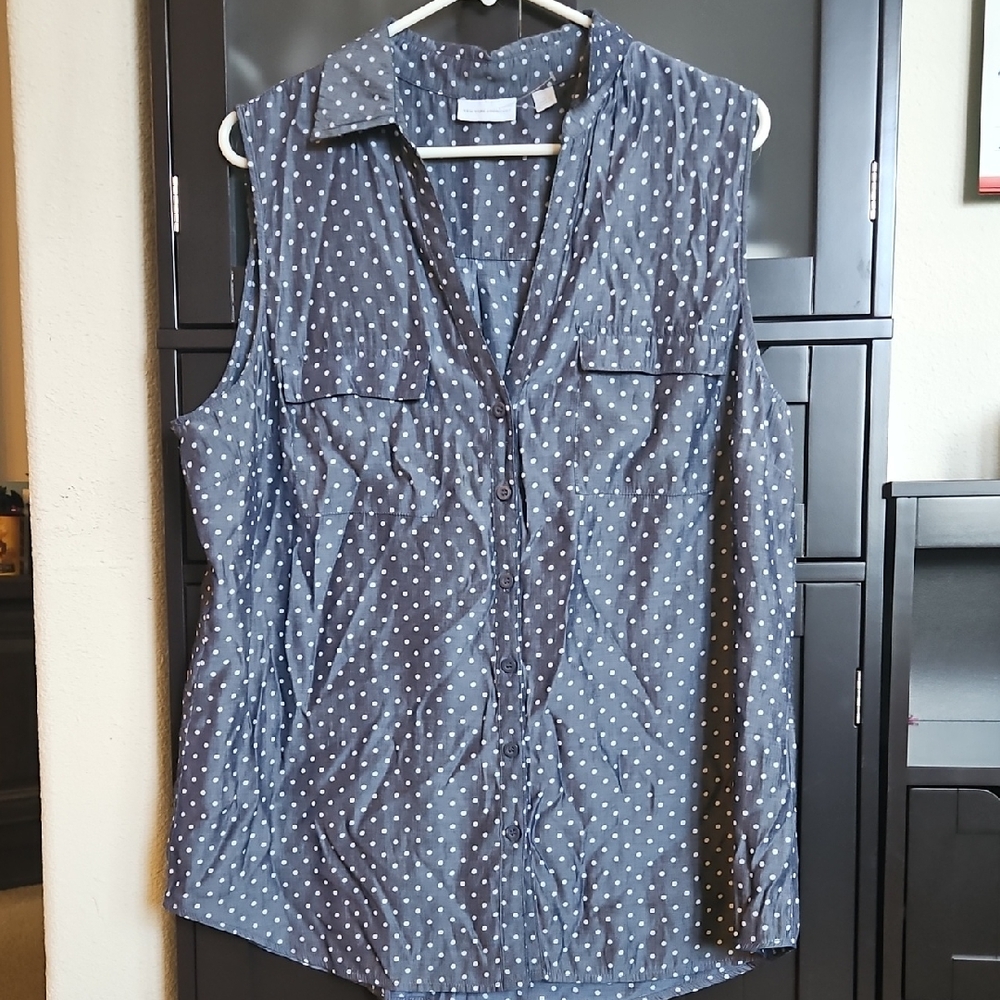 New York & Company Blue Polka Dot Sleeveless Shirt